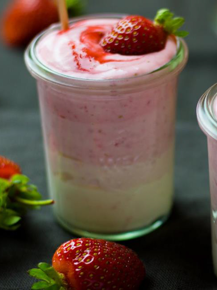 Banana Strawberry and Clementine Mix smoothie